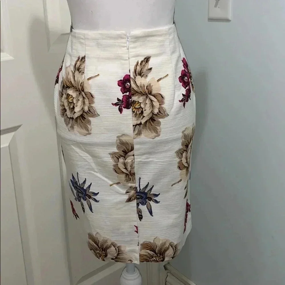 Ann Taylor Skirt Sz 8P Floral Print Lined